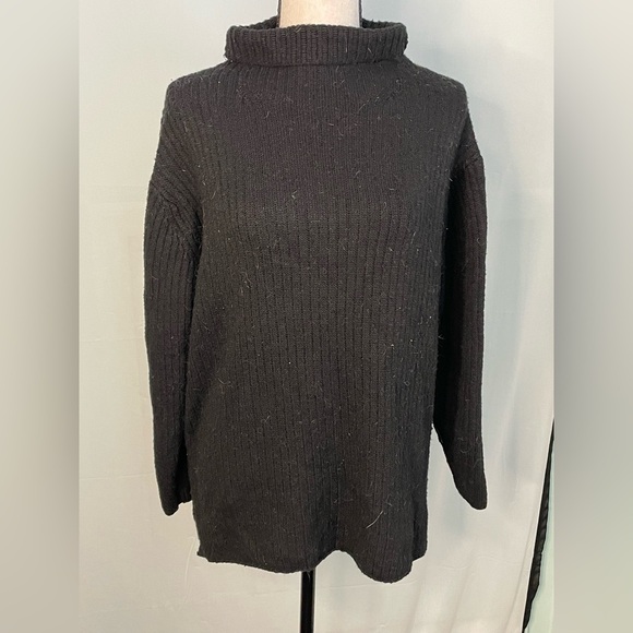 Elizabeth and James Black Turtleneck Sweater size large - Picture 1 of 5